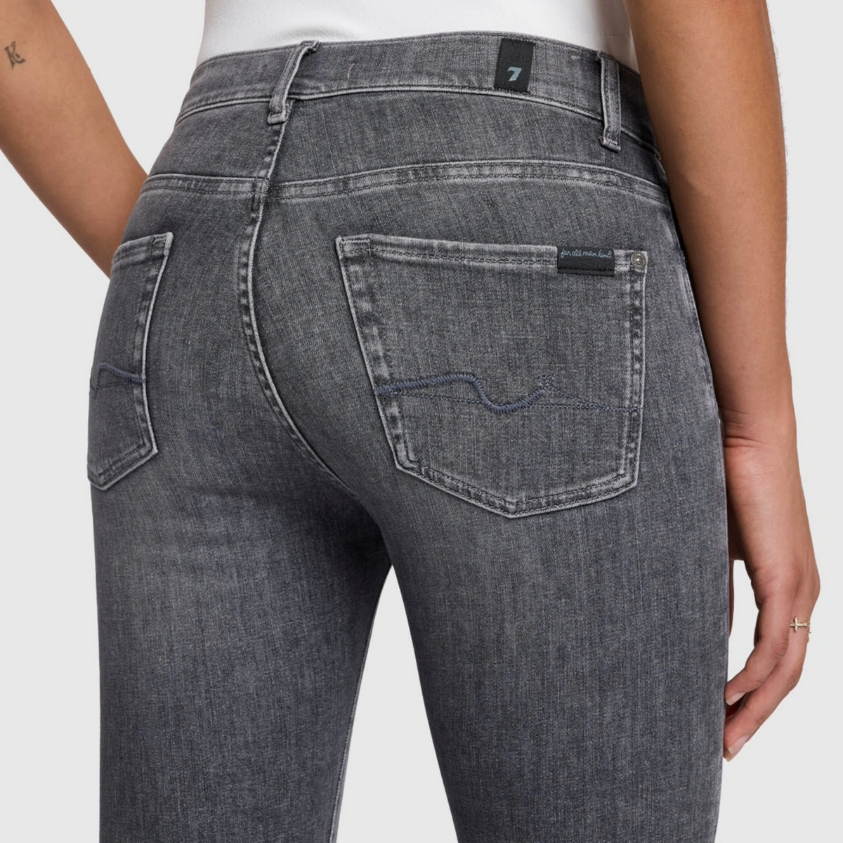 Seven-for-all-mankind-Damen-Bootcut-Soho-Grey-04