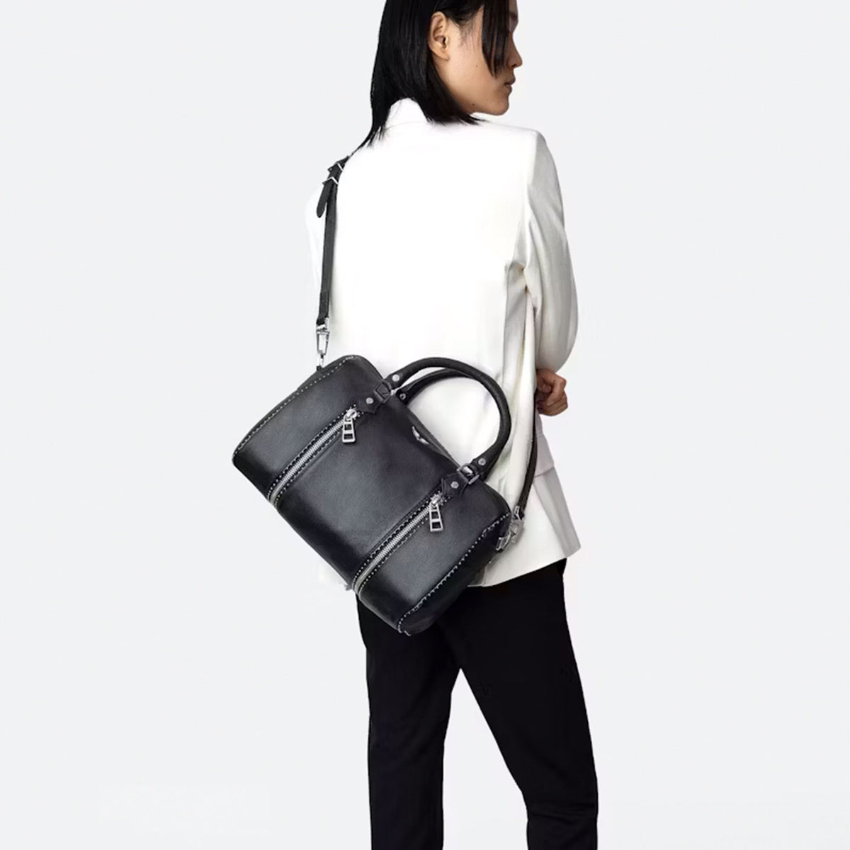 Zadig-et-Voltaire-Tasche-SUNNY-GRAINED-LEATHER-STU-Schwarz-02