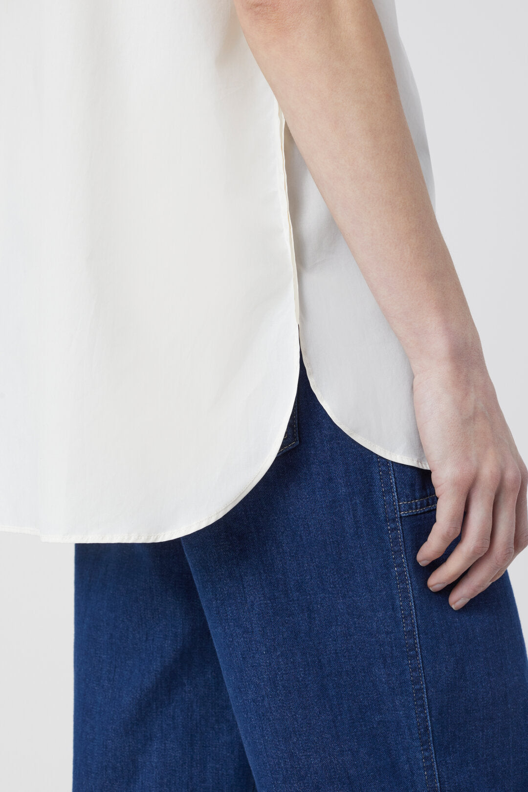 closed-bluse-ecru-c94647-25Z-22-201-6