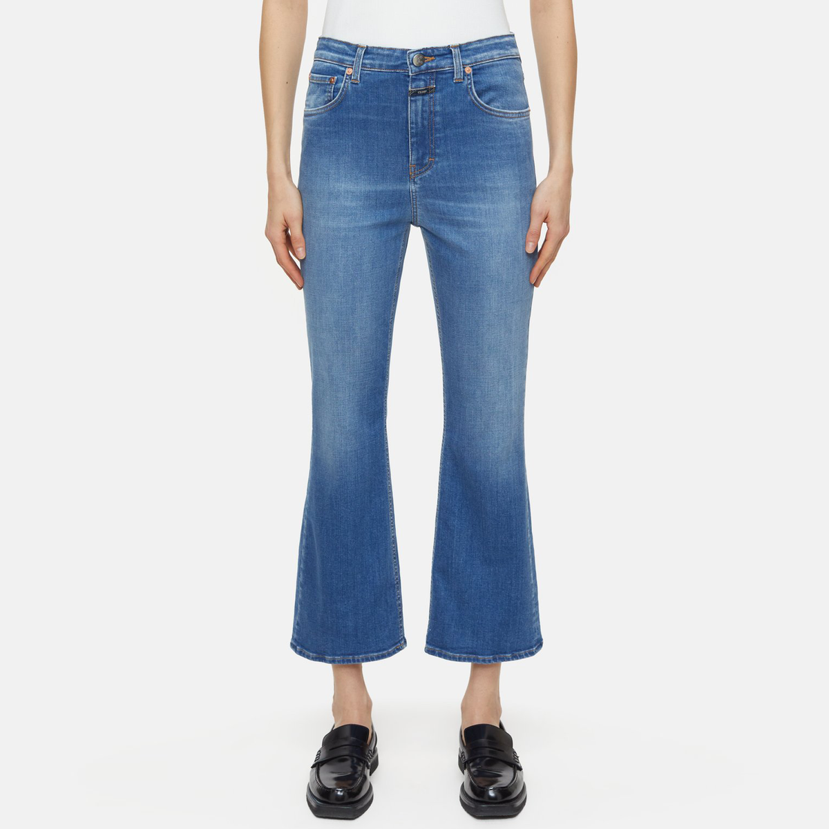 closed-damen-denim-jeans-hi-sun-flared-cropped-blau-mid-blue-c24606-08q-37-mbl-2