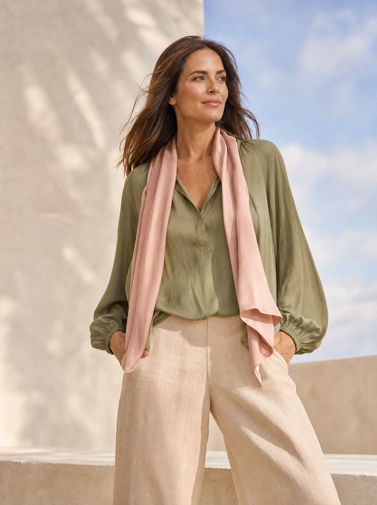 NARLI Sommerlook in Oliv, Champagne-Beige und Blush, mobil