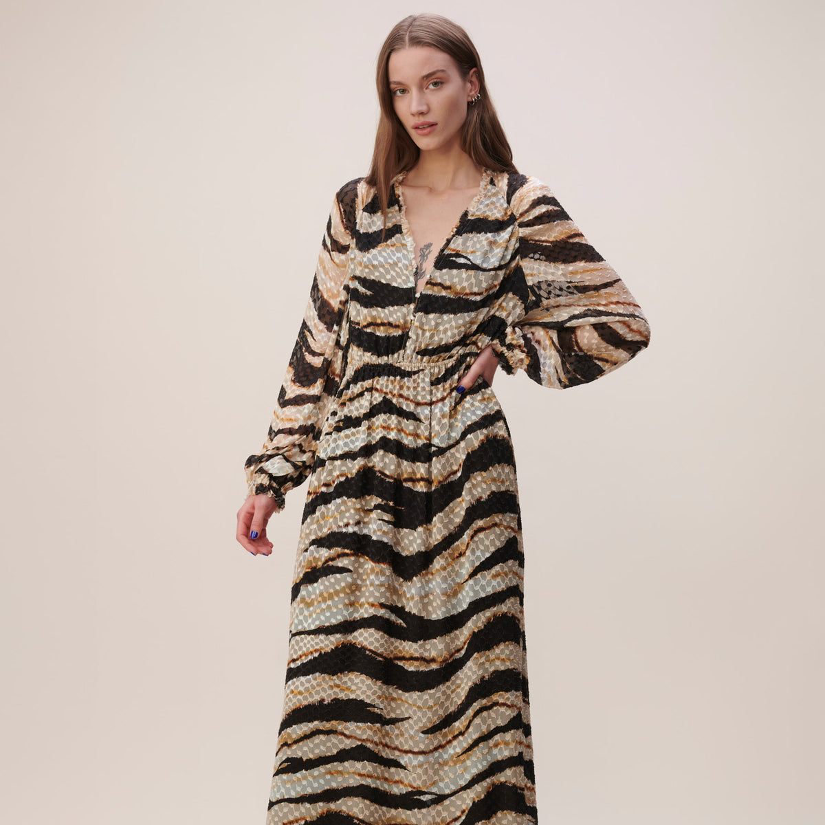 lala-berlin-kleid-dally-brushed-tiger-1058-51990-03