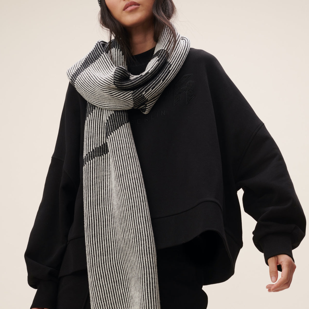lala-berlin-schal-kiara-off-white-black-1216-ac-2007-21490-2